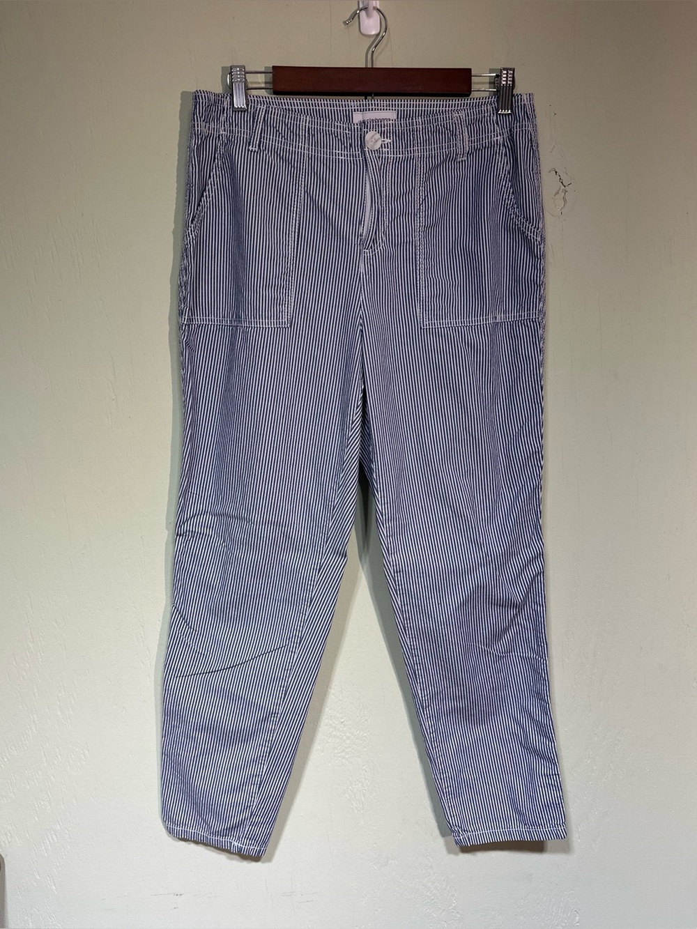 Liz Claiborne cotton blue and white striped Capri pants women’s size 6
